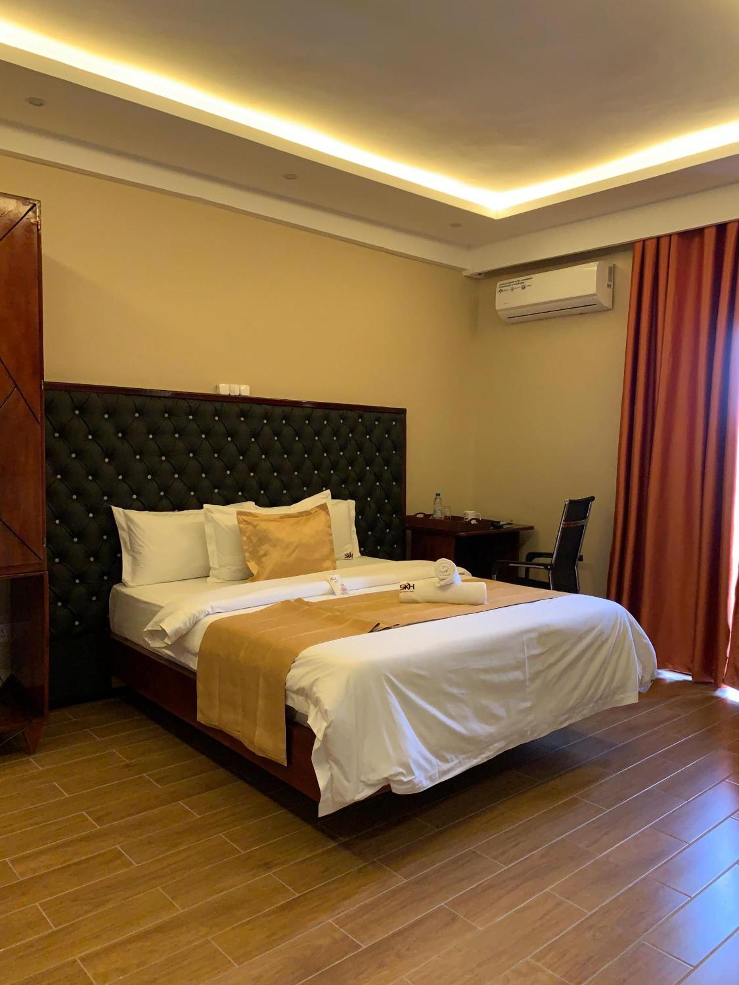Sky Kenako Hotel Kribi Exterior foto